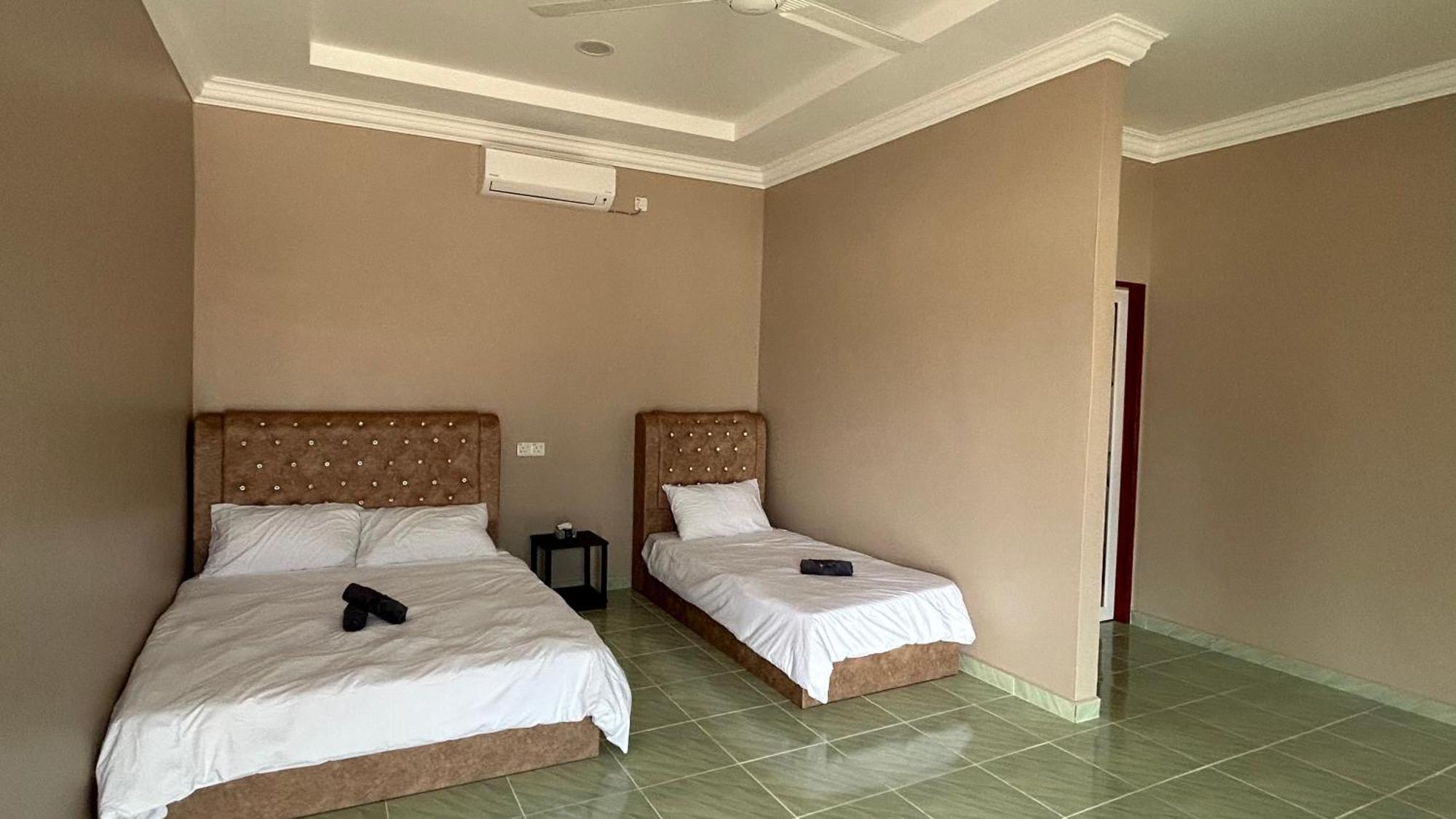 Sasuka Chalet Pantai Pandak Kuala Terengganu Eksteriør billede