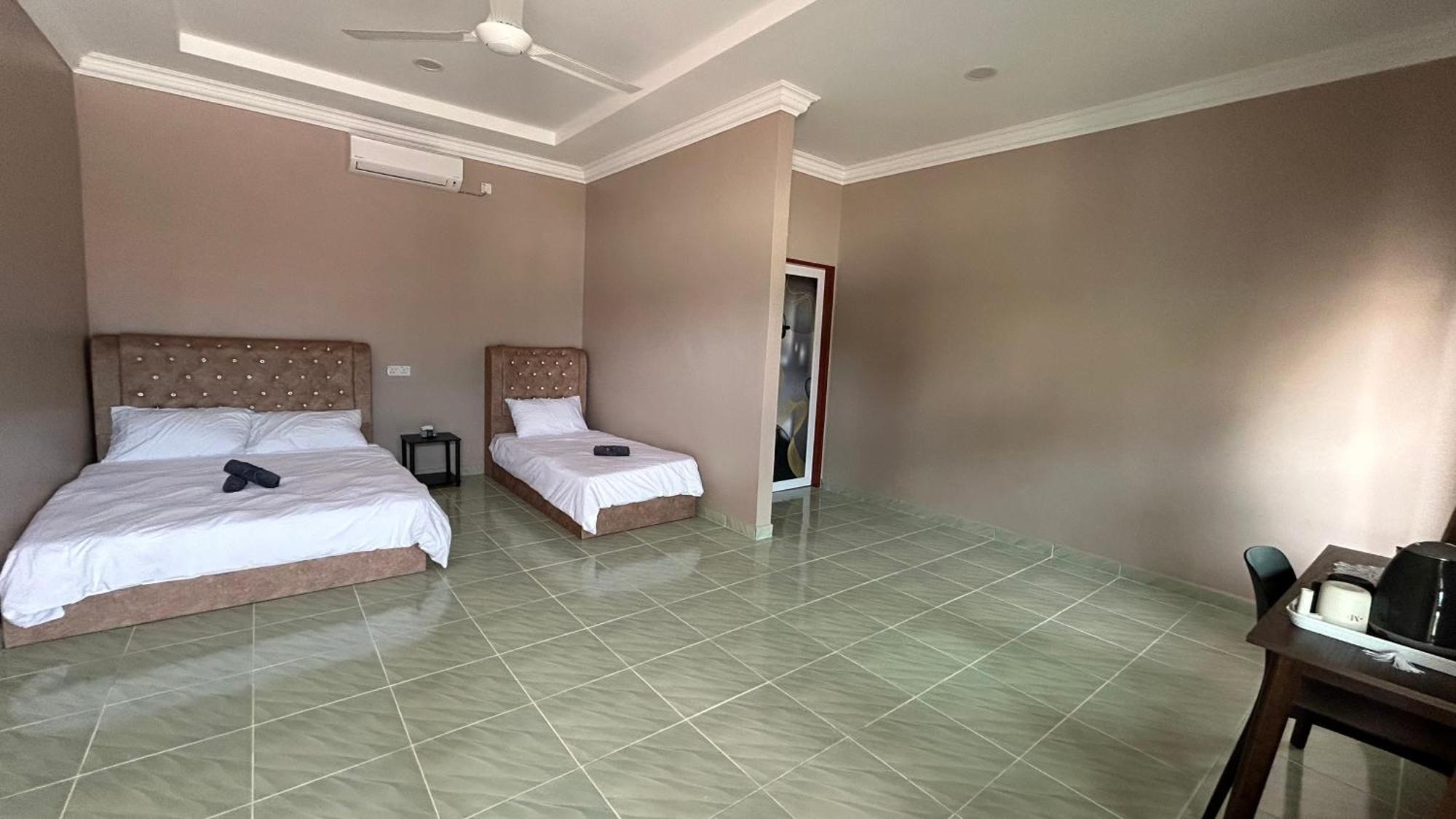 Sasuka Chalet Pantai Pandak Kuala Terengganu Eksteriør billede
