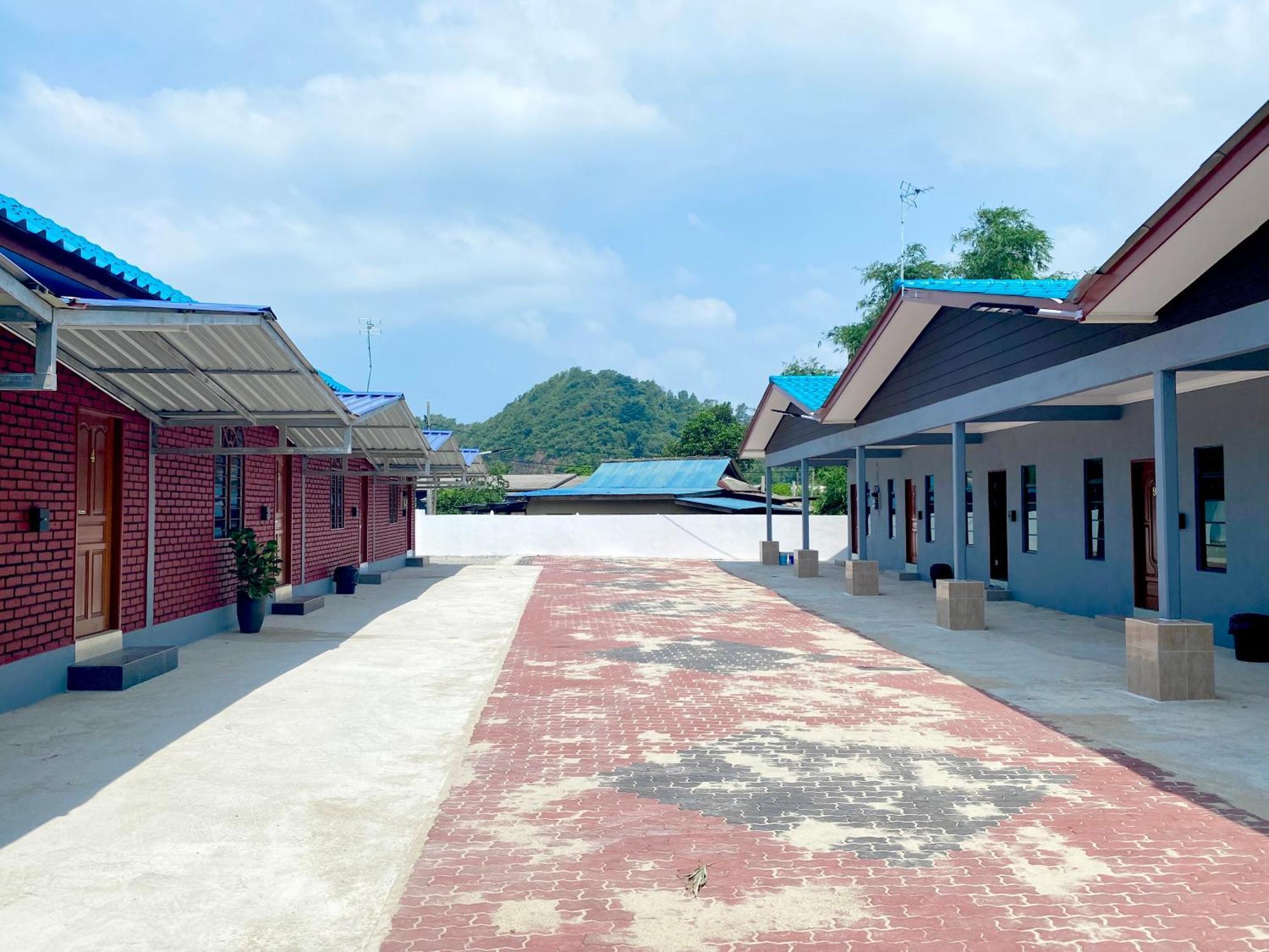 Sasuka Chalet Pantai Pandak Kuala Terengganu Eksteriør billede